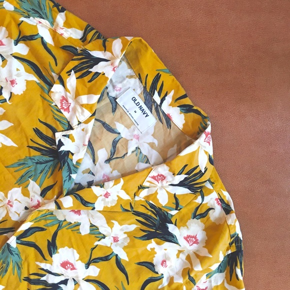 Old Navy Other - Old Navy, Hawaiian Floral Camp Collar Shirt, Golden Yellow, M